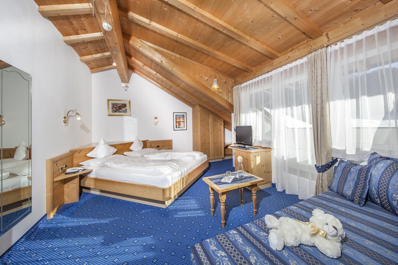 Garni La Majon Hotel Selva di Val Gardena Ngoại thất bức ảnh